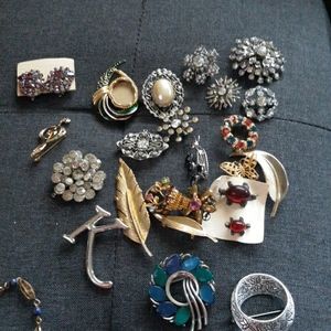 Lot of pins and braclets